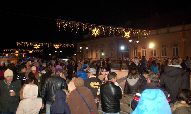 Megnyilt a korcsolyapálya 2016. december 5. képek